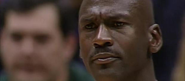 Michael Jordan offering to help Derek Jeter buy Miami Marlins - Photo: YouTube (NBA) Michael Jordan offering to help Derek Jeter buy Miami Marlins - Photo: YouTube (NBA)