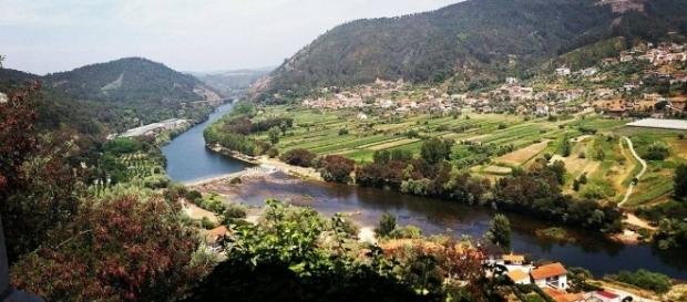 Penacova - uma vila portuguesa no distrito de Coimbra Penacova - uma vila portuguesa no distrito de Coimbra