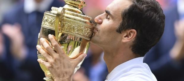 Roger Federer gana la copa de Wimbledon sin ningún grado de dificultad Roger Federer gana la copa de Wimbledon sin ningún grado de dificultad