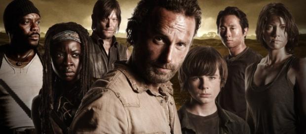 The Walking Dead: mais que uma série de zumbis, como uma familia também The Walking Dead: mais que uma série de zumbis, como uma familia também