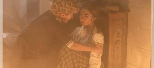 Una Vita: Cayetana salva Teresa dall'incendio Una Vita: Cayetana salva Teresa dall'incendio