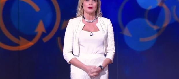 Video Selfie: I ringraziamenti di Simona Ventura - CLIP | MEDIASET ... - mediaset.it Video Selfie: I ringraziamenti di Simona Ventura - CLIP | MEDIASET ... - mediaset.it