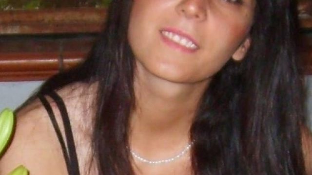 Era conosciuta come l'angelo dei ragazzi difficili Raffaella Esposito Alaia, morta ieri a 34 anni per salvare in mare 2 bambini. Foto: Facebook.