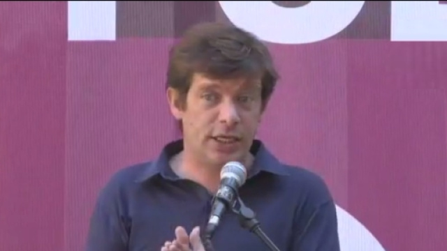 Pippo Civati invoca l'unit&agrave; della sinistra al Politicamp di Possibile