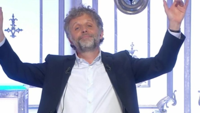 St&eacute;phane Guillon &eacute;vinc&eacute; de Salut Les Terriens &agrave; la rentr&eacute;e