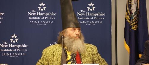 https://commons.wikimedia.org/wiki/File:Vermin_Supreme_on_Lesser-Known_Presidential_Candidates_Forum.jpg