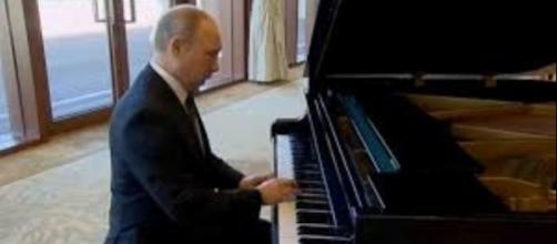 Russian president Vladimir Putin FAIR USE eblnews.com.png Creative Commons