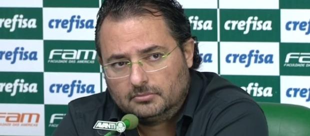 Executivo de futebol do Palmeiras concede entrevista coletiva Executivo de futebol do Palmeiras concede entrevista coletiva