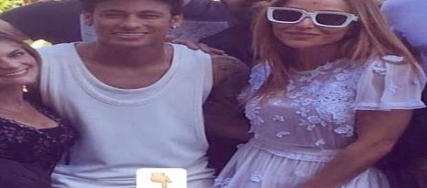 Neymar é novamente notícia nos meios de comunicação social. ( Foto: Reprodução) Neymar é novamente notícia nos meios de comunicação social. ( Foto: Reprodução)