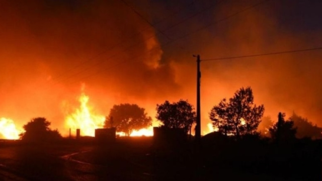 Incendies : Marseille menacée par le feu dans ses quartiers nord