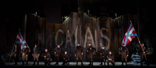 The opening chorus of Gaetano Donizetti’s ‘Siege of Calais.’ Photo: Carrington Spires/The Glimmerglass Festival, used with permission.