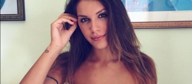 Antonella Fiordelisi e il suo ritocco chirurgico Antonella Fiordelisi e il suo ritocco chirurgico