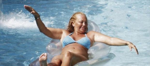 Belén Esteban volverá a posar en bañador. Belén Esteban volverá a posar en bañador.