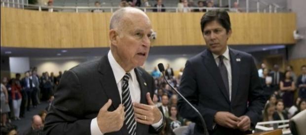 California lawmakers to decide fate of landmark climate law - SFGate - sfgate.com California lawmakers to decide fate of landmark climate law - SFGate - sfgate.com