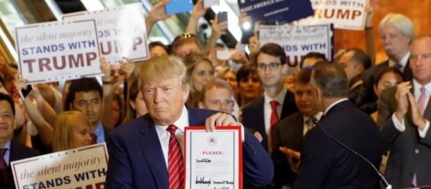 Donald Trump Signs The Pledge | Flickr - flickr.com Donald Trump Signs The Pledge | Flickr - flickr.com