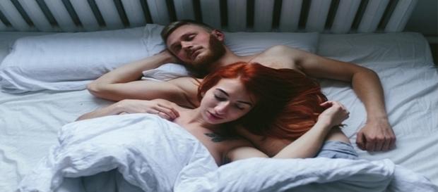 Ficar juntos na cama um dia inteiro Ficar juntos na cama um dia inteiro