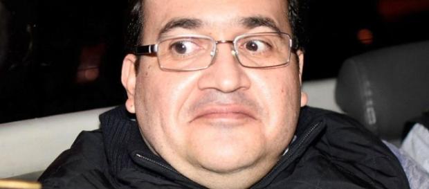 La sonrisa de Javier Duarte al ser detenido - lopezdoriga.com La sonrisa de Javier Duarte al ser detenido - lopezdoriga.com