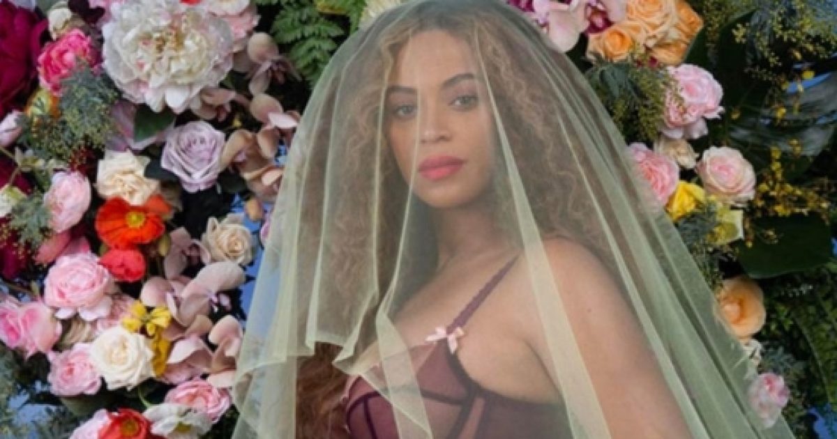 Mom Recreates Beyonces Twins Reveal Photos In Unique Way