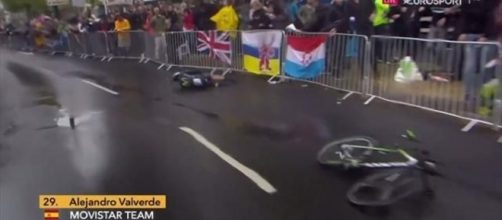 La caduta di Alejandro Valverde al Tour de France