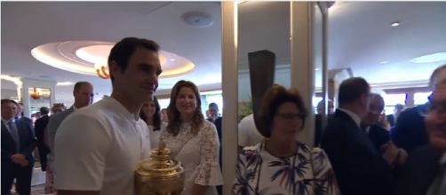 Roger Federer congratulated by family, fans and royalty after Wimbledon 2017 win Image - Wimbledon - YouTube