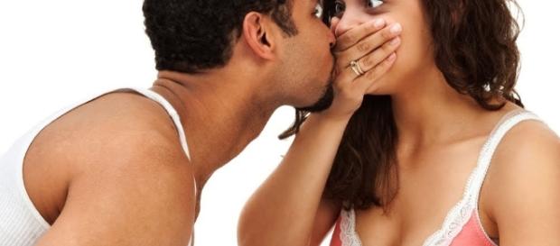 Alitosi: cause, cure e come combatterla Alitosi: cause, cure e come combatterla