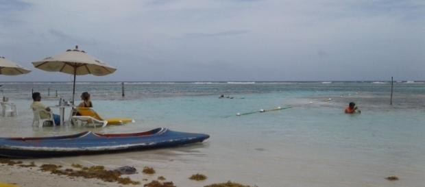 Hermosa vista de la playa en Mahahual. Hermosa vista de la playa en Mahahual.