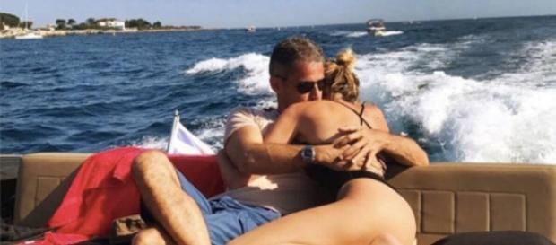 Momenti romantici in vacanza tra Alessia Marcuzzi e il marito Paolo Momenti romantici in vacanza tra Alessia Marcuzzi e il marito Paolo