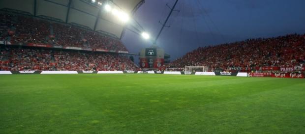 O Benfica e o Betis de Sevilha defrontam-se no Estádio Algarve O Benfica e o Betis de Sevilha defrontam-se no Estádio Algarve