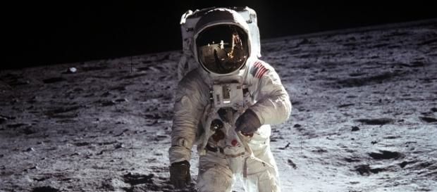 Sotheby’s auction marks the 48th anniversary of the first lunar landing on July 20. Photograph courtesy of: WikiImages/Pixabay Sotheby’s auction marks the 48th anniversary of the first lunar landing on July 20. Photograph courtesy of: WikiImages/Pixabay