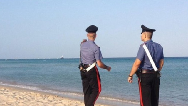 Ragazzina stuprata in spiaggia.