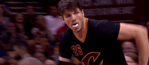 Kyle Korver will stay with the Cleveland Cavaliers - YouTube/FOX Sports Ohio