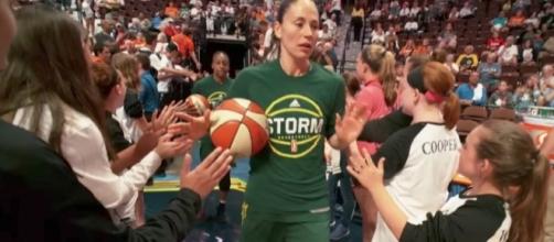 Sue Bird and the Storm snapped a three-game losing streak with a win at Dallas on Saturday. [Image via WNBA/YouTube]