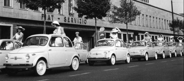 Fiat 500: l'auto del boom economico compie sessant'anni Fiat 500: l'auto del boom economico compie sessant'anni