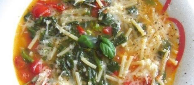 Pasta con i tenerumi, ricetta siciliana. Pasta con i tenerumi, ricetta siciliana.