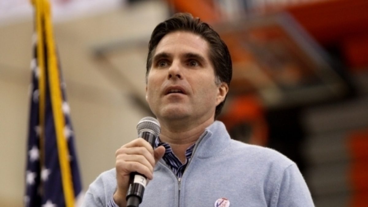 Tom Glavine Joins Tagg Romney's Team in Bid for Miami Marlins