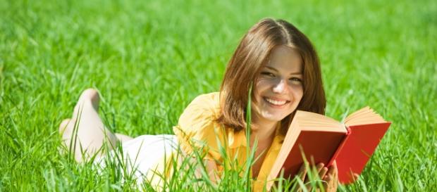 <a href="http://www.freepik.es/foto-gratis/chica-relajada_1186473.htm">Diseñado por Freepik</a> <a href="http://www.freepik.es/foto-gratis/chica-relajada_1186473.htm">Diseñado por Freepik</a>