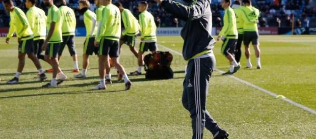 Así fue el primer entrenamiento de Zidane con el Real Madrid - sopitas.com Así fue el primer entrenamiento de Zidane con el Real Madrid - sopitas.com