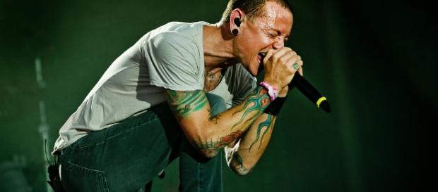Chester Bennington, frontman dei Linkin Park - via: Google images. Chester Bennington, frontman dei Linkin Park - via: Google images.