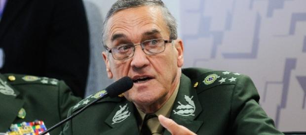 General Eduardo Villas Bôas fez análise 'sombria' sobre a situação do país General Eduardo Villas Bôas fez análise 'sombria' sobre a situação do país