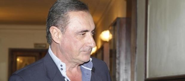 Carlos Herrera se toma con humor las críticas a su selfie ... - elconfidencial.com Carlos Herrera se toma con humor las críticas a su selfie ... - elconfidencial.com