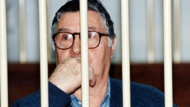 Tot&ograve; Riina resta al 41 bis, regime di carcere duro. Alla moglie dice: "Non mi pento, posso farmi anche 3 mila anni".
