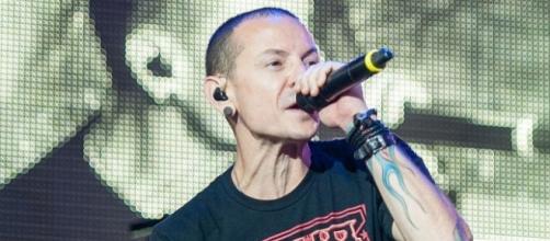 Talinda Bentley's, wife of Chester Bennington, social media account allegedly hacked after death of husband. (Wikimedia/Stefan Brending)