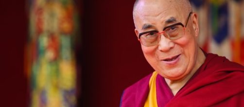 Il Dalai Lama, il leader spirituale della tradizione buddhista tibetana e Premio Nobel per la pace del 1989 (Fonte: tibetanreview.net)