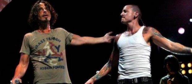 Chris Cornell y Chester Bennington en una de sus actuaciones juntos. Chris Cornell y Chester Bennington en una de sus actuaciones juntos.