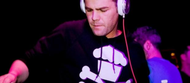 Fonsi Nieto estalla contra la que fuera su suegra, la madre de Alba Carrillo Fonsi Nieto estalla contra la que fuera su suegra, la madre de Alba Carrillo