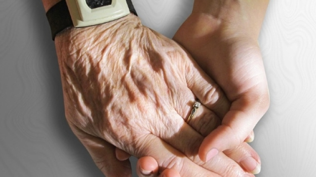 Alzheimer, 9 fattori di rischio