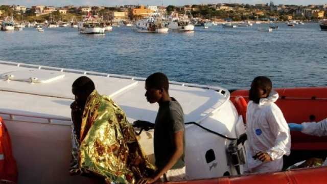 Blog di Beppe Grillo - Quattro proposte sull'immigrazione, di ... - beppegrillo.it