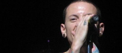 Chester Bennington's wife, Talinda, spotted after singer's death. (Wikimedia/Pallavi101)