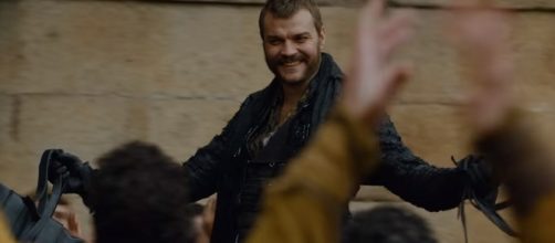 Euron riding in the street of King's Landing. Screencap: GameofThrones via YouTube