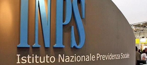 Chiesta l'Ape donna per le lavoratrici Chiesta l'Ape donna per le lavoratrici